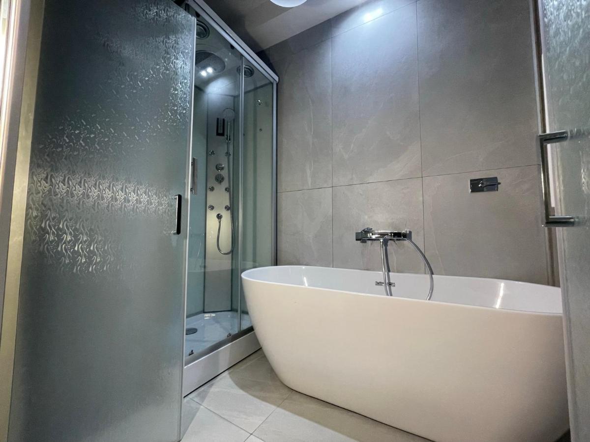 Spanish Steps Glamour & Sauna Luxury Apartment **** โรม ภายนอก รูปภาพ