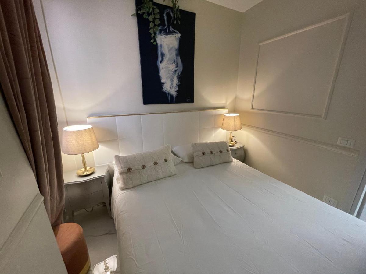 Spanish Steps Glamour & Sauna Luxury Apartment **** โรม ภายนอก รูปภาพ